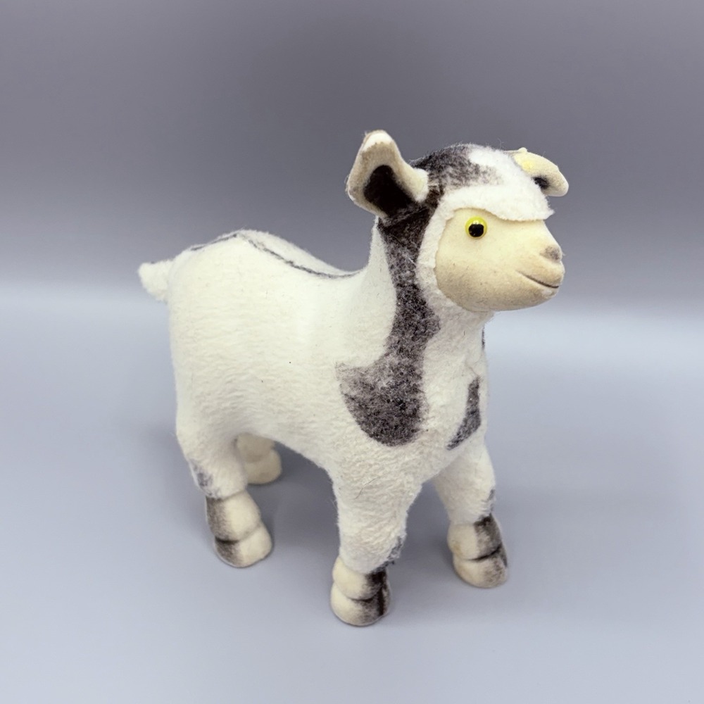 AMERICAN GIRL JOSEFINA'S SOMBRITA RETIRED THE BABY GOAT PET COLLECTION